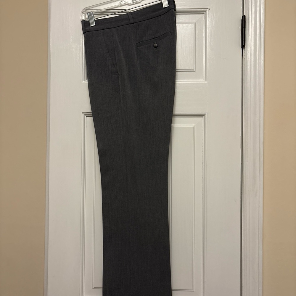 Banana Republic Women’s Gray Logan Dress Pants, size 2P - Classic Straight Leg